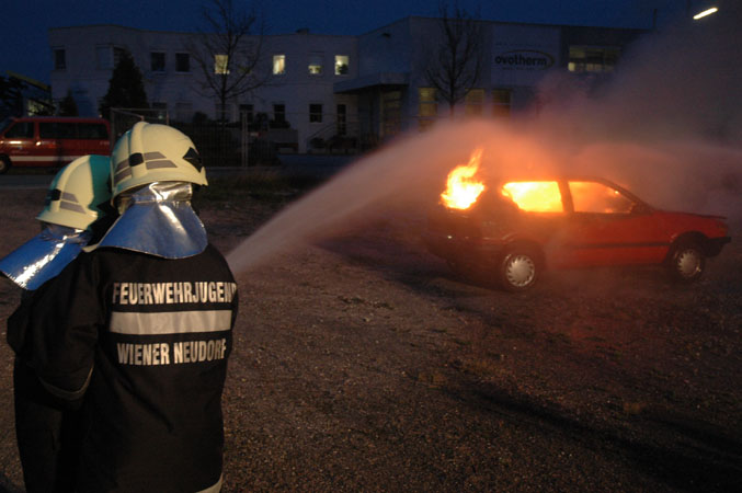 Die Feuerwehrjugend bei einer Einsatzübung